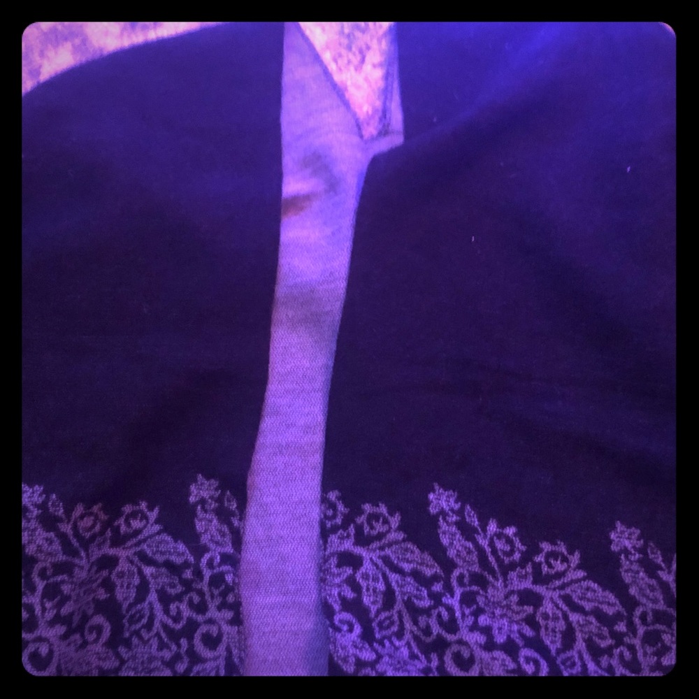 Women’s wrap.